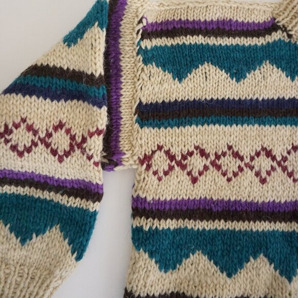 Cozy Multicolor Knit Sweater - Picture 9 of 13